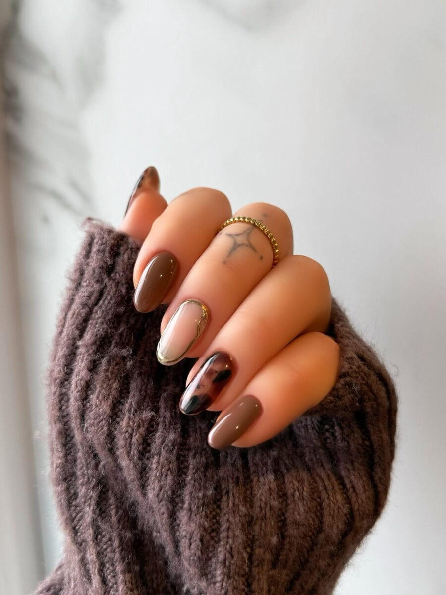 Chic brown toroise shell nail design
