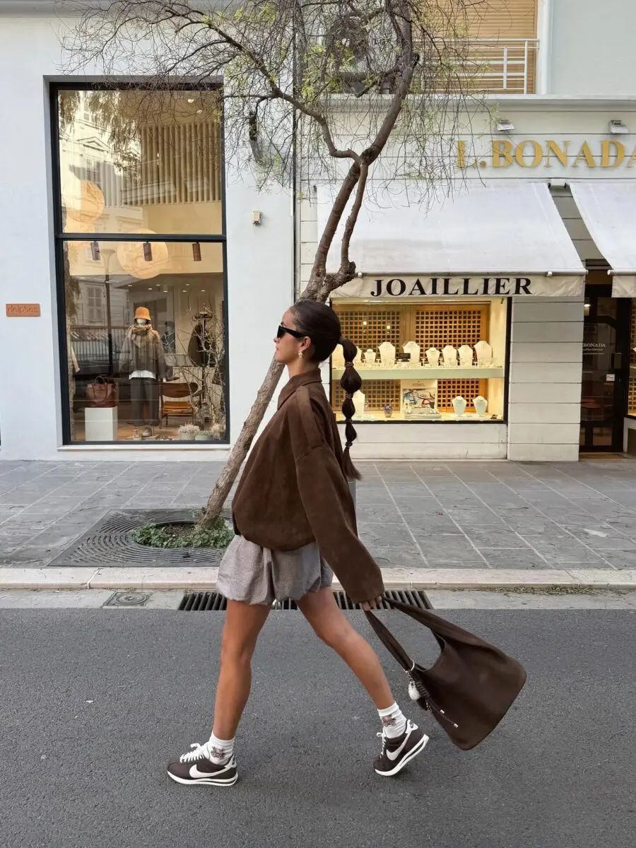 Chic Street Style for Autumn Days