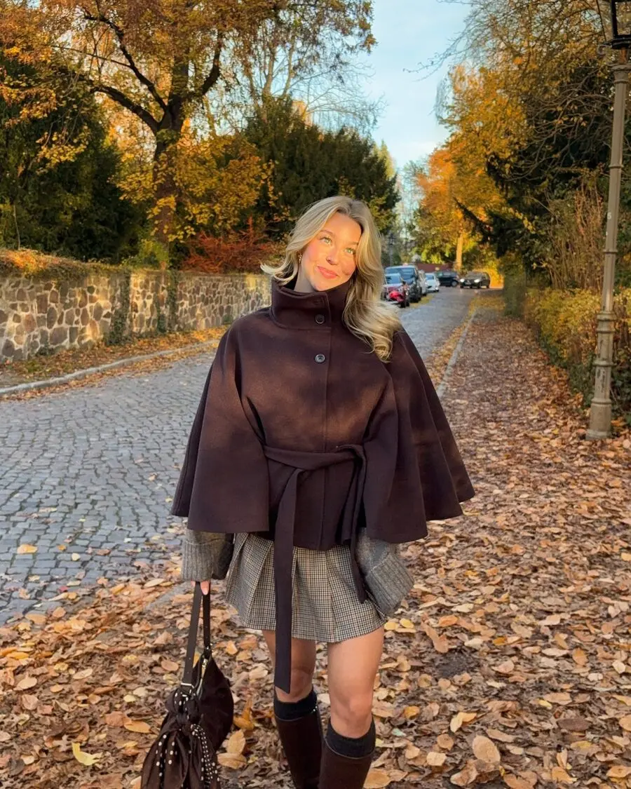 Chic autumn look with a stylish cape