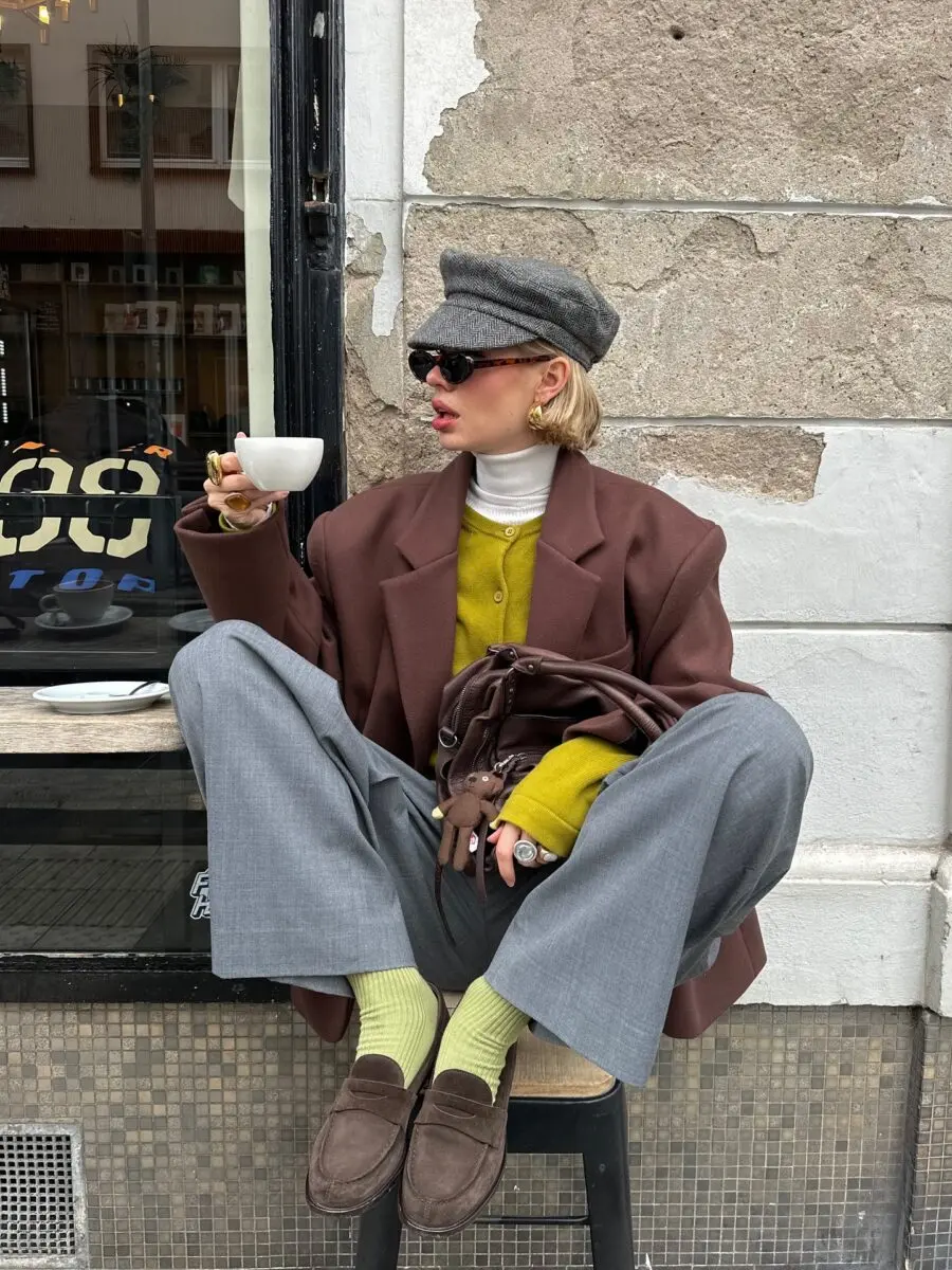 Chic Fall Outfit for a Cozy Coffee Break