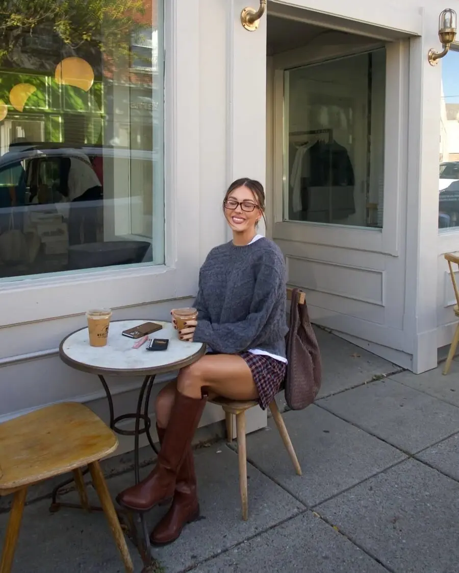 Chic Fall Outfit Perfect for Cafés