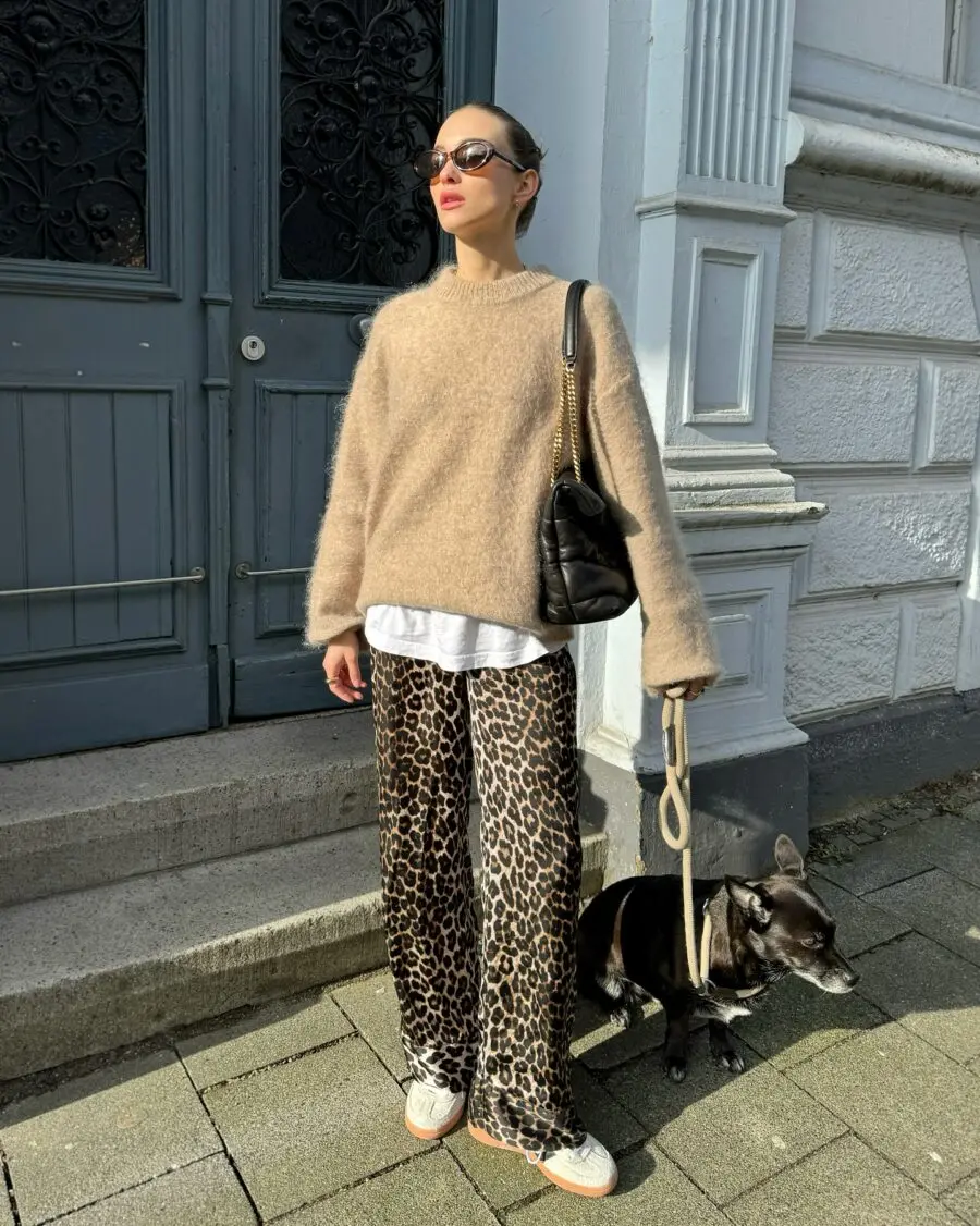 Chic Fall Vibes with Leopard Print