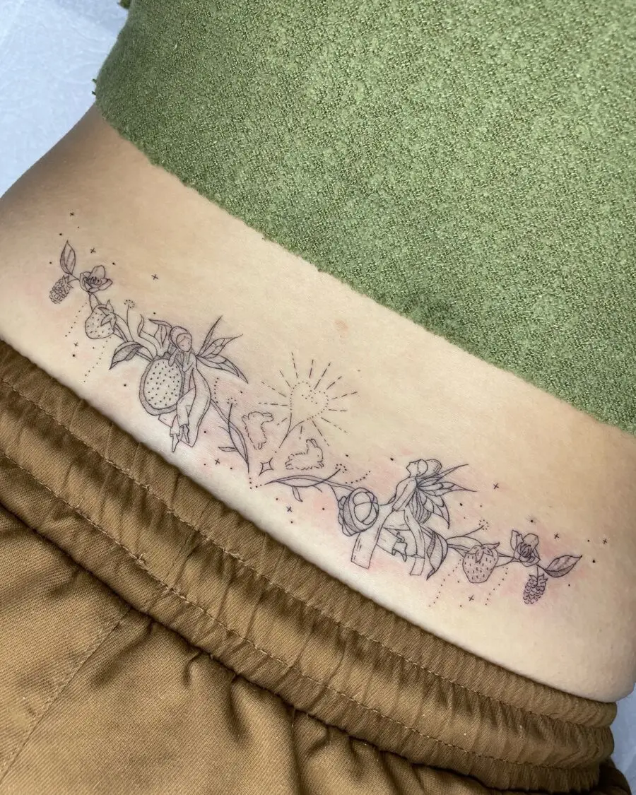 Elegant floral design for a trendy tramp stamp
