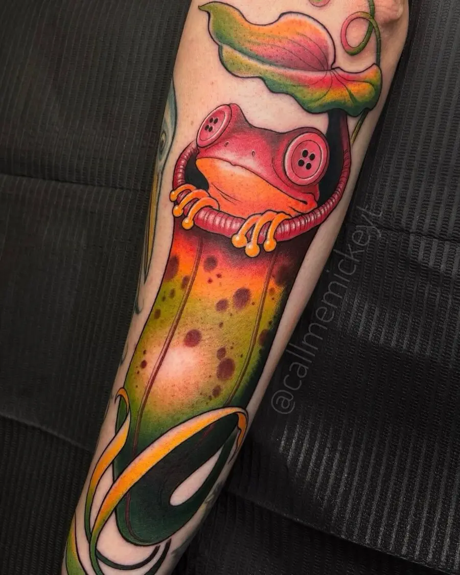 Vibrant Frog in Neo-Traditional Style Tattoo