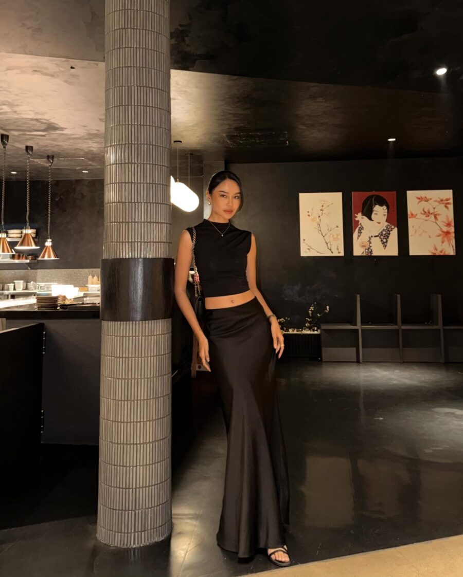 Chic Black Crop Top and Skirt Ensemble