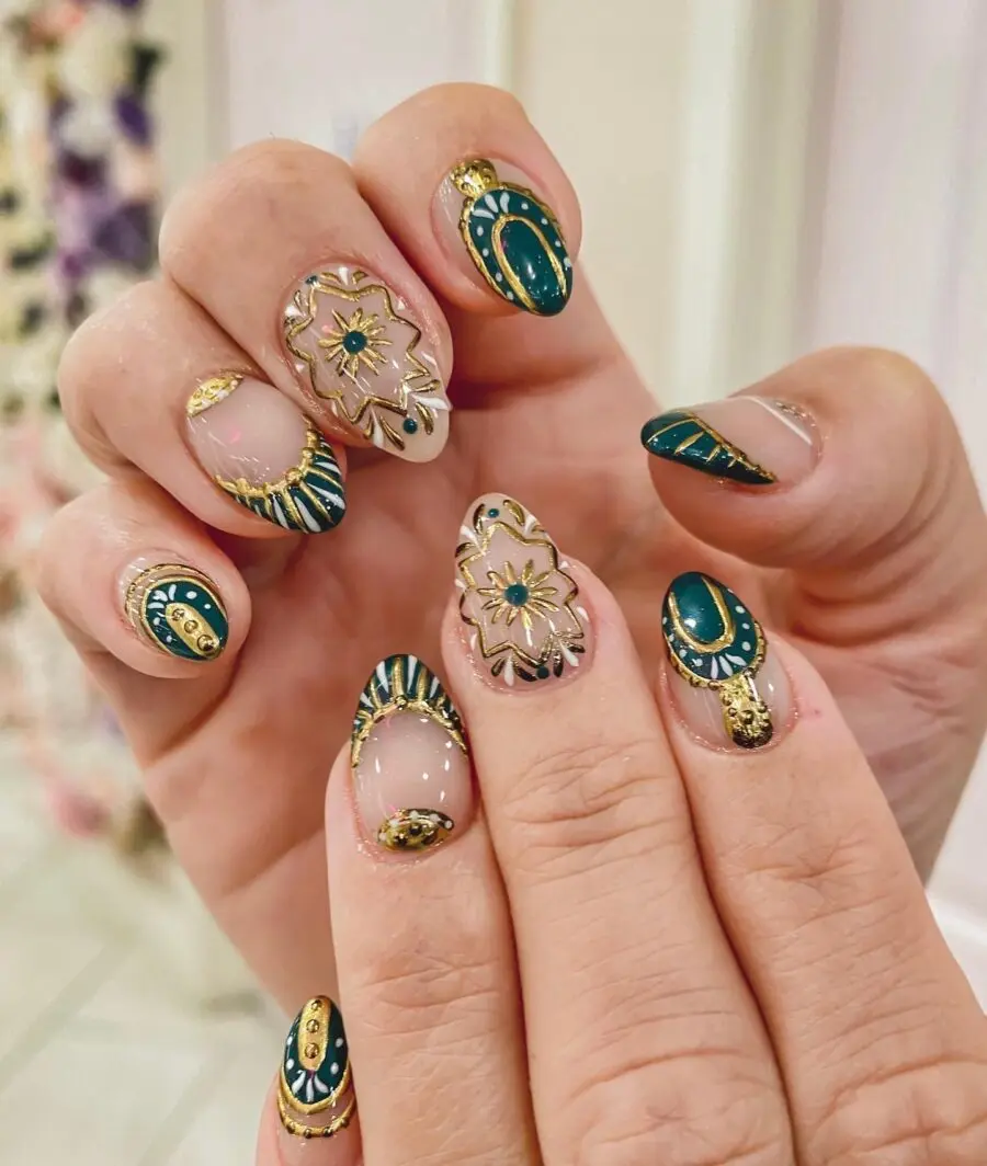 Elegant Gold Floral Nail Art Design