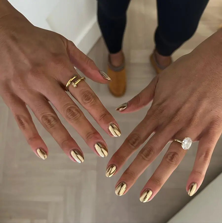 Gorgeous gold nails with a sleek shine