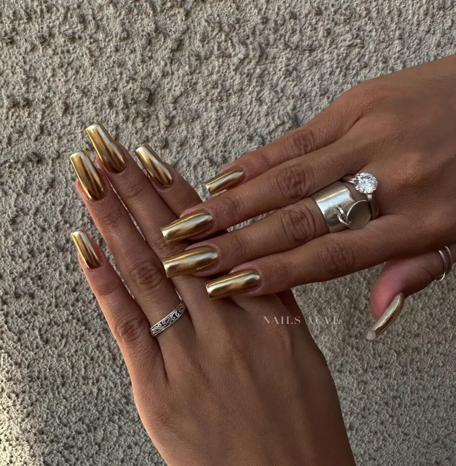 Shimmering gold nails for a chic look