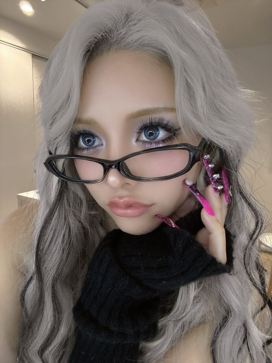 Chic and contemporary gyaru makeup look