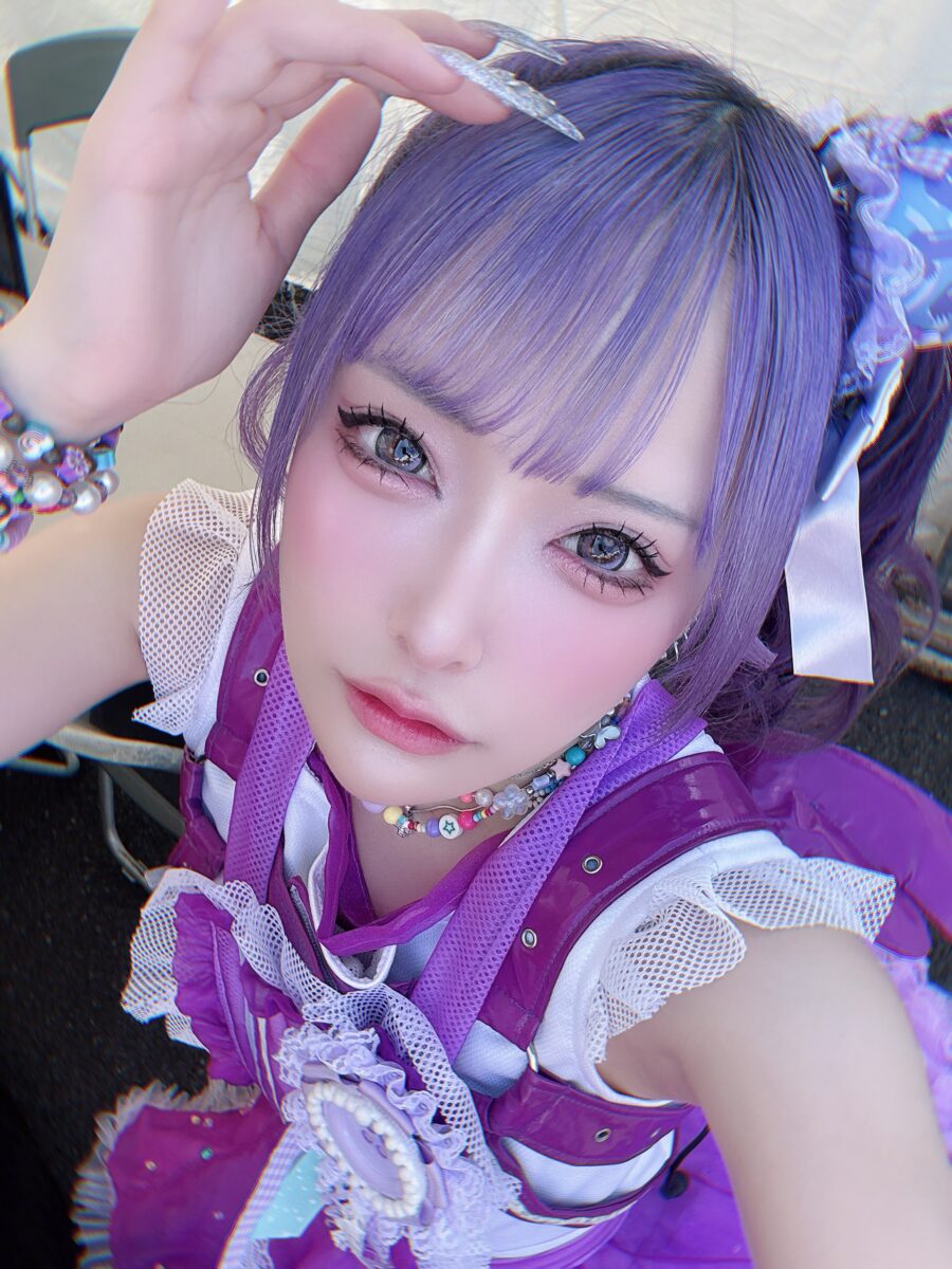 Vibrant Gyaru Makeup with Purple Tones