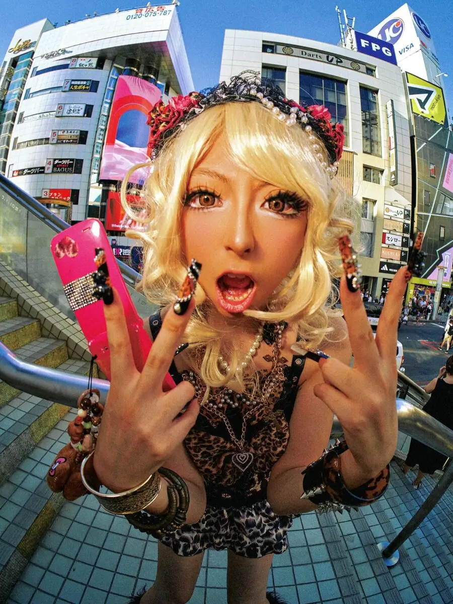 Vibrant Gyaru Style With Bold Facial Features