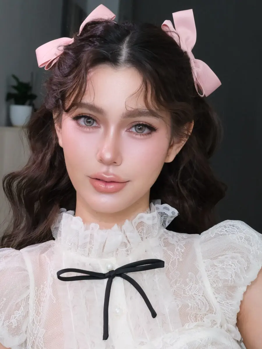 Stylish Gyaru Makeup with Cute Pink Ribbons