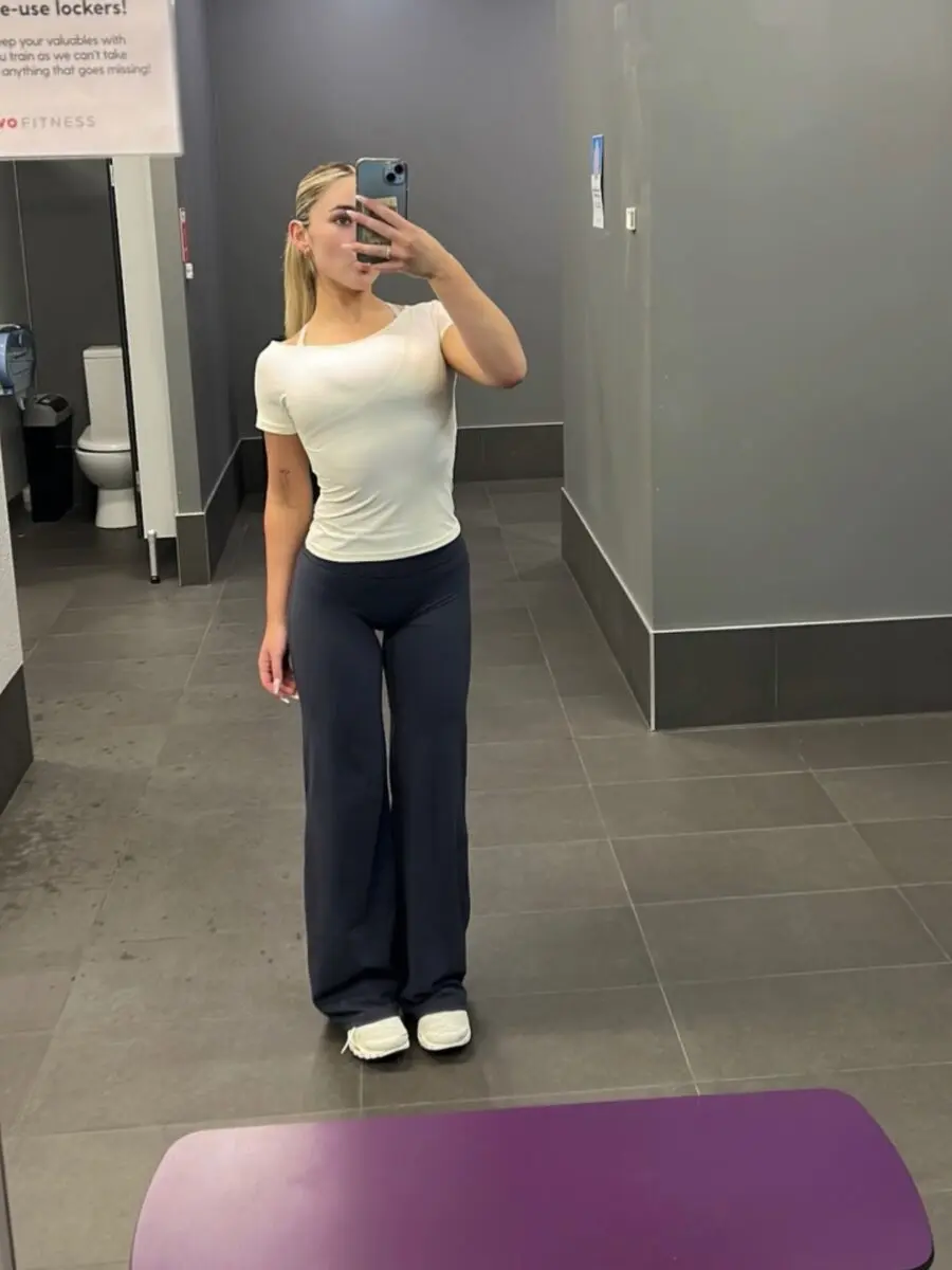 Stylish and Comfortable Gym Attire for Workouts