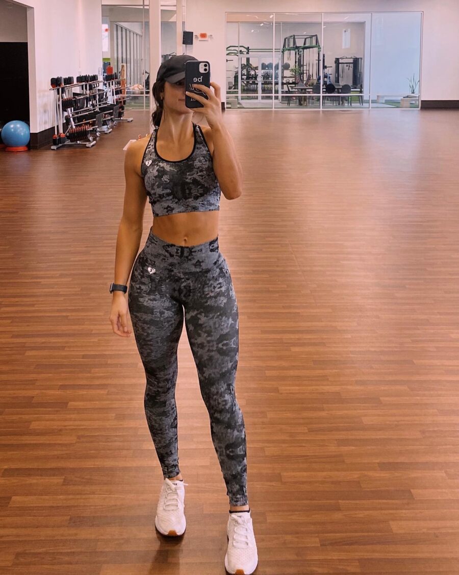 Trendy gym attire for the modern fitness enthusiast