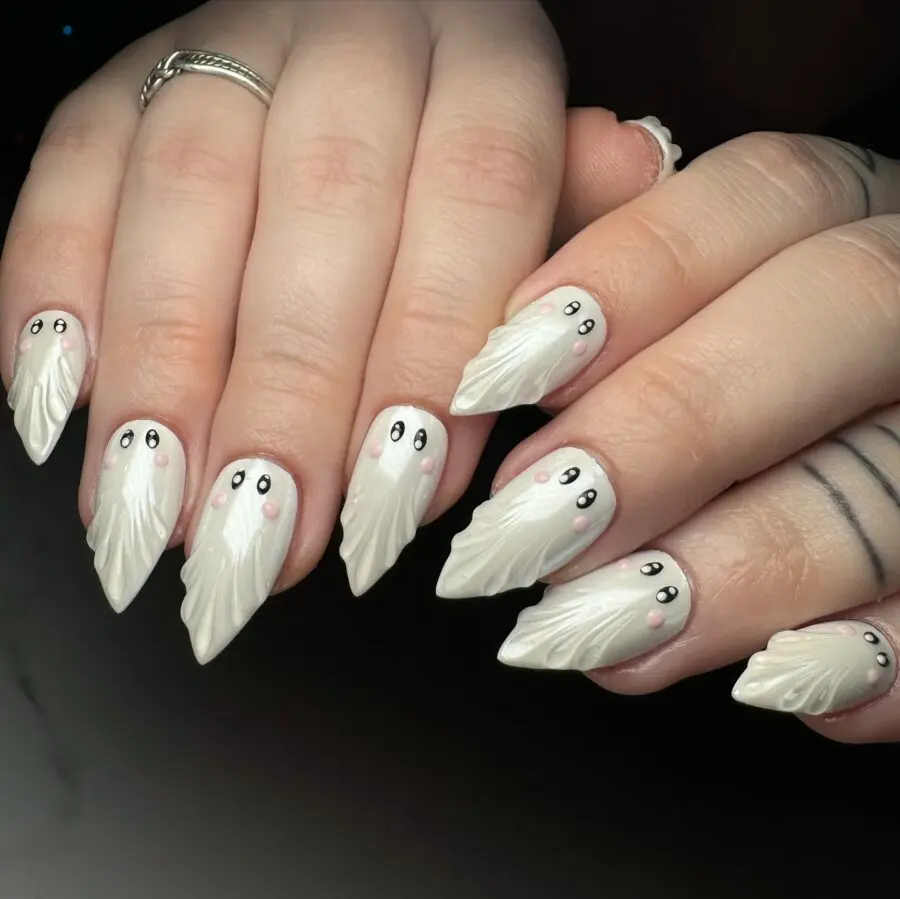 Cute ghost nails for a spooky vibe