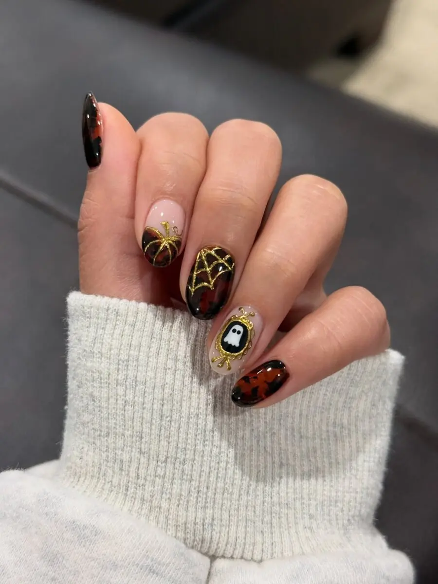 Charming spooky nails for Halloween vibes