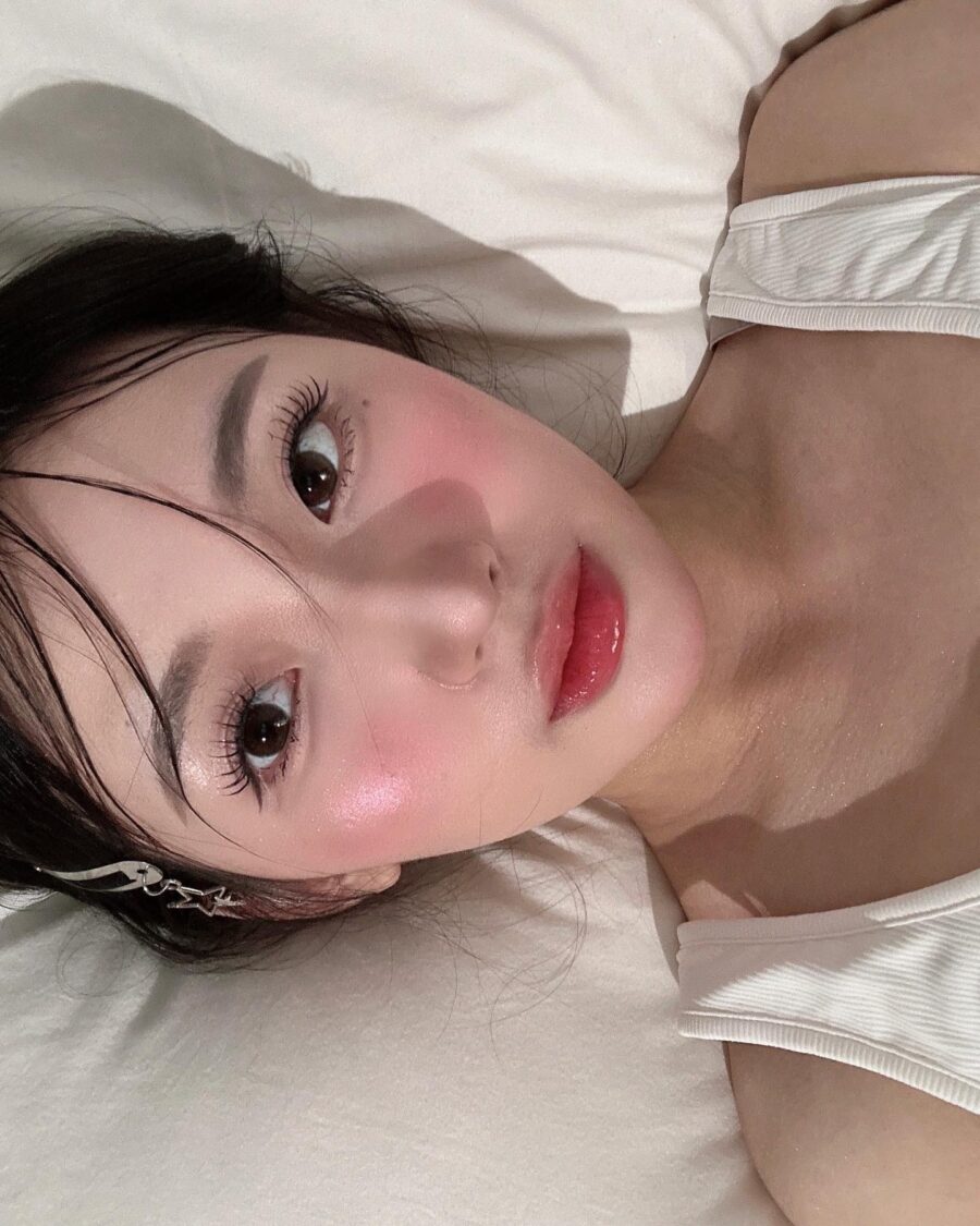 Soft and playful igari makeup aesthetic
