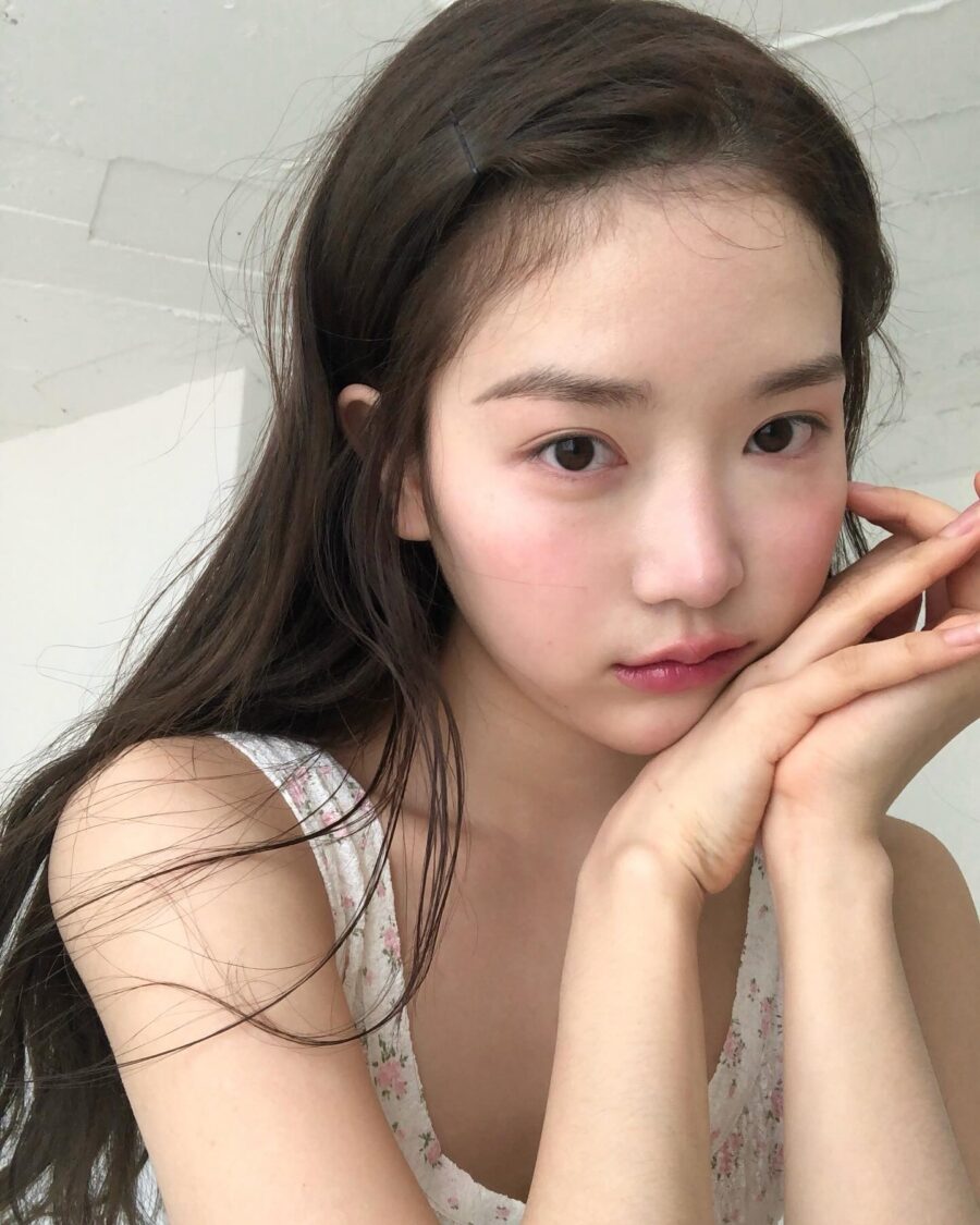 Youthful igari makeup with a natural glow