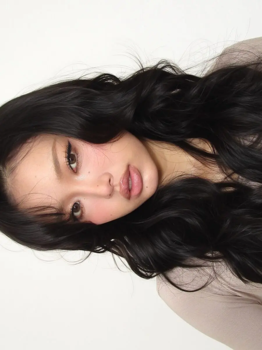 Soft, dreamy igari makeup look revealed here
