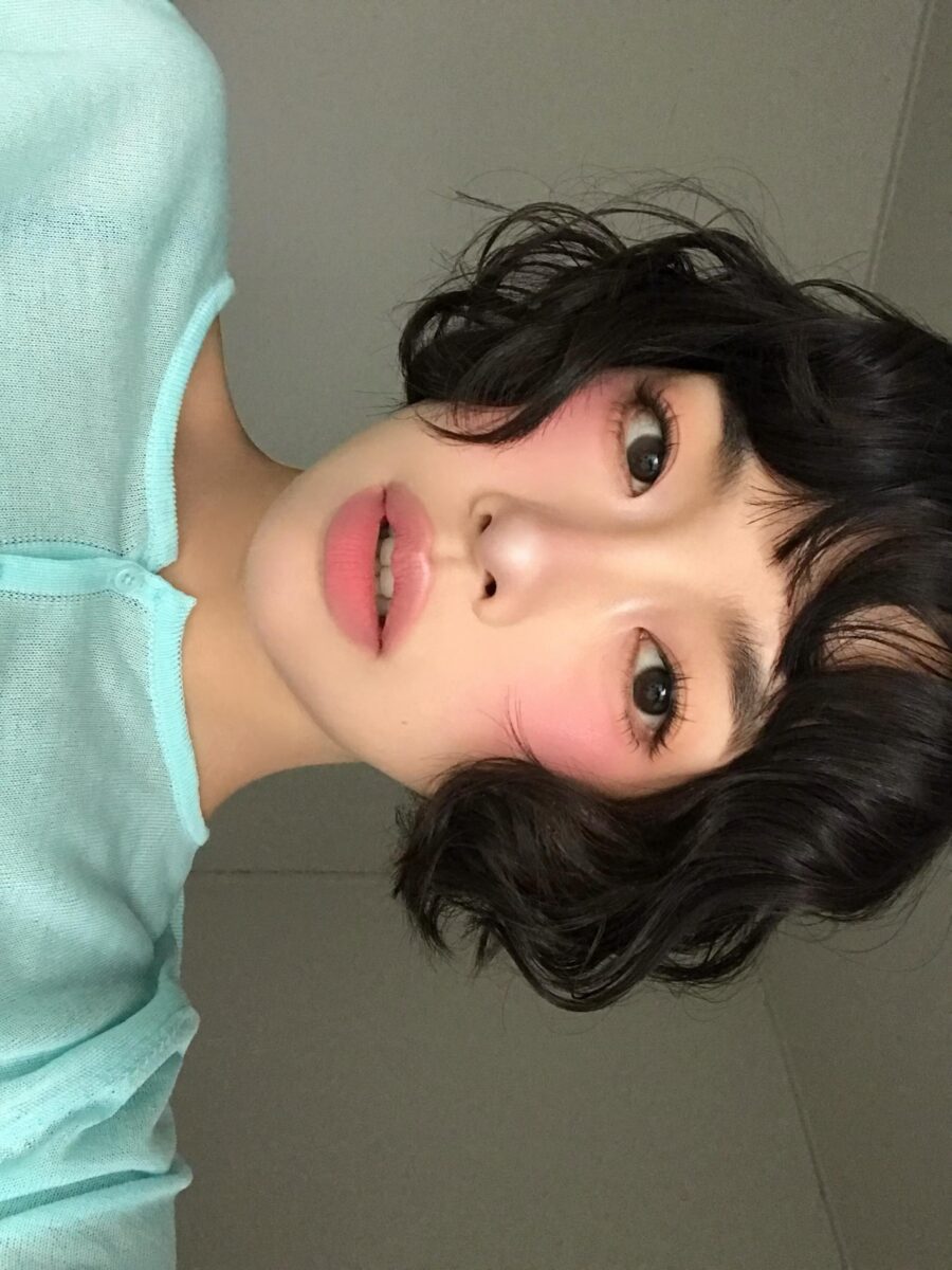 Youthful and playful igari makeup style