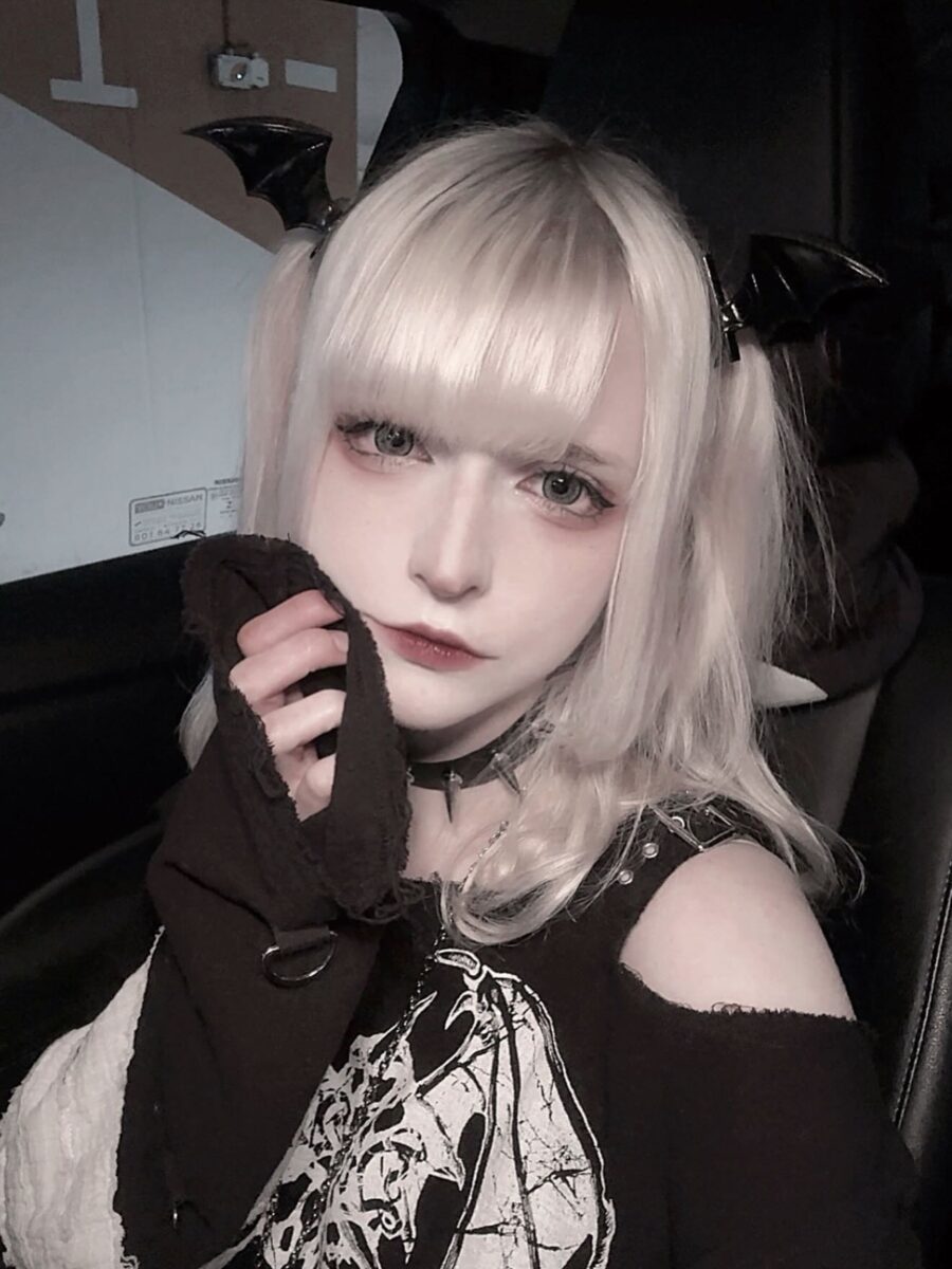 Unique Jirai Kei Makeup with Goth Aesthetic