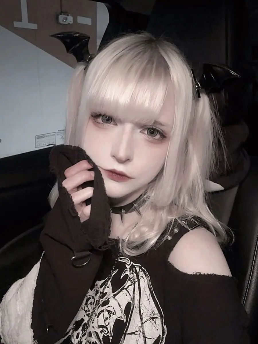 Unique Jirai Kei Makeup with Goth Aesthetic