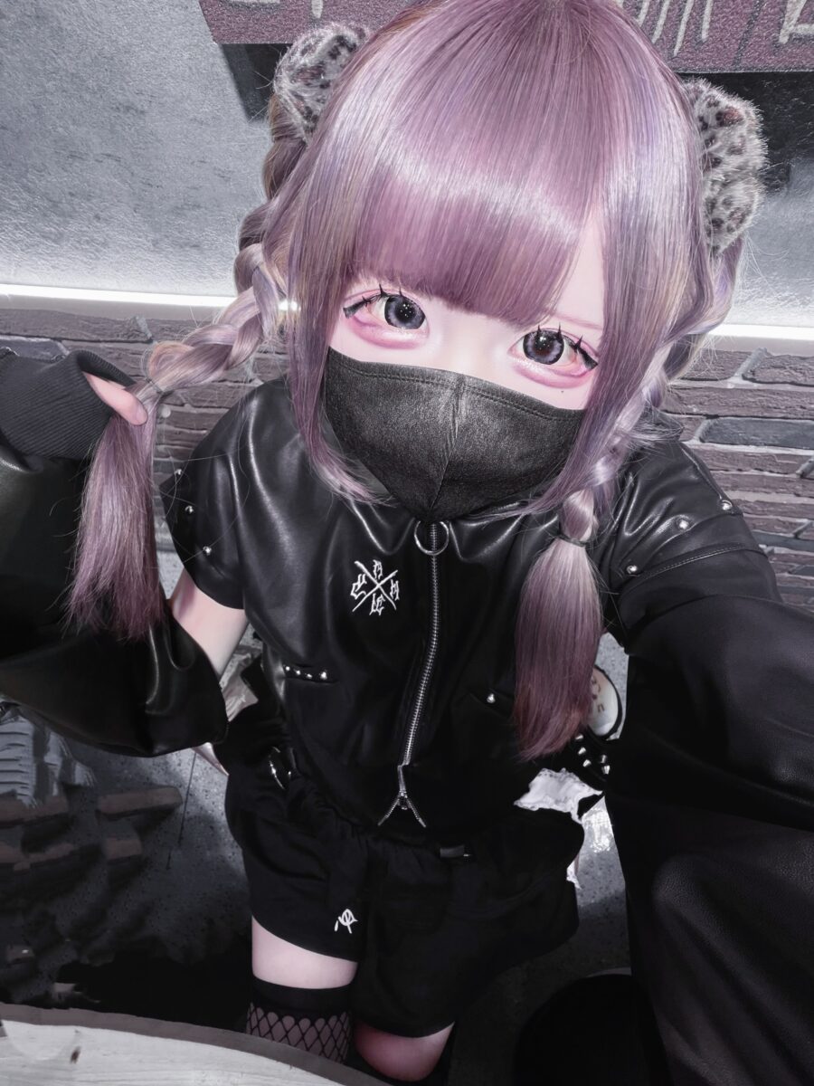 Edgy Jirai Kei with Soft Purple Vibes