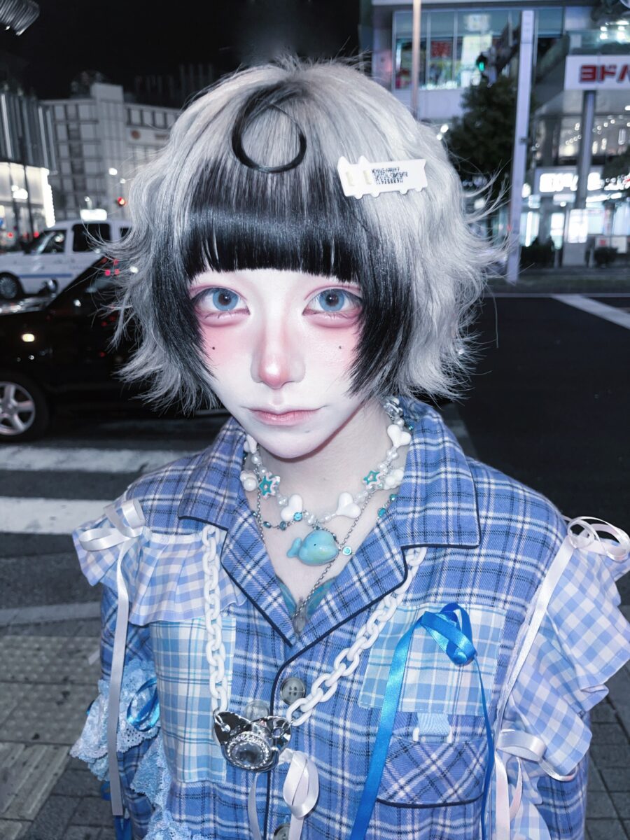 Edgy Jirai Kei Makeup with Unique Accessories