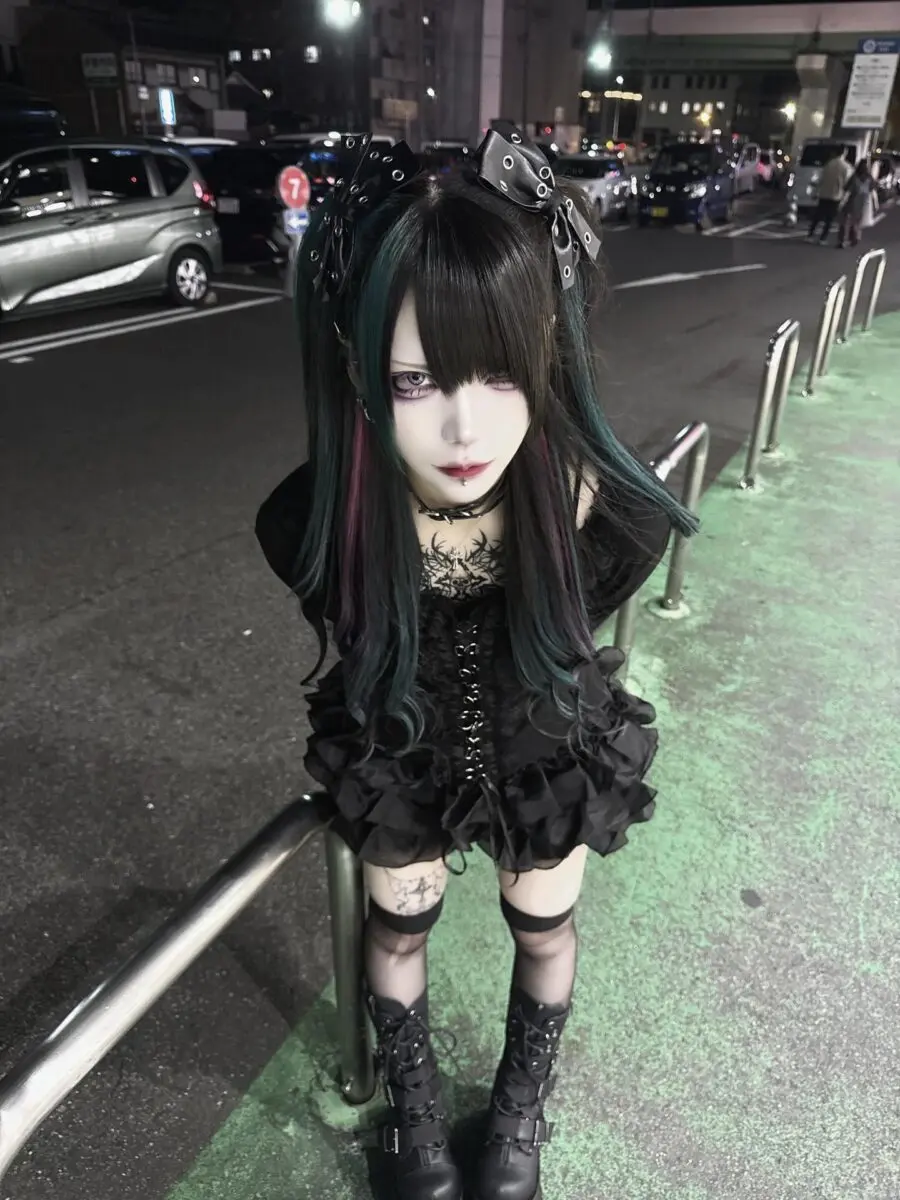 Bold Jirai Kei Makeup with Dark Vibes