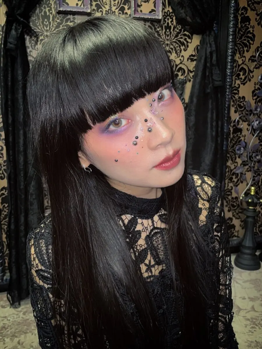 Vibrant Jirai Kei Makeup with Sparkling Details