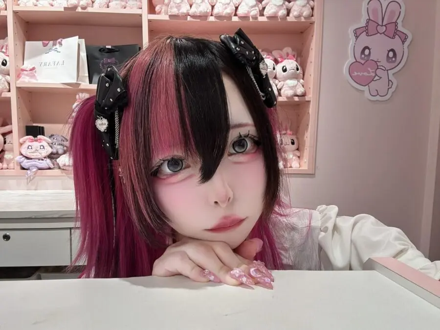 Vibrant Jirai Kei Makeup with Bold Colors