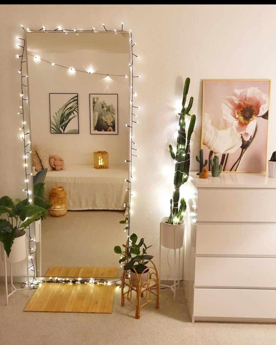 Cozy ambiance with charming mirror decor