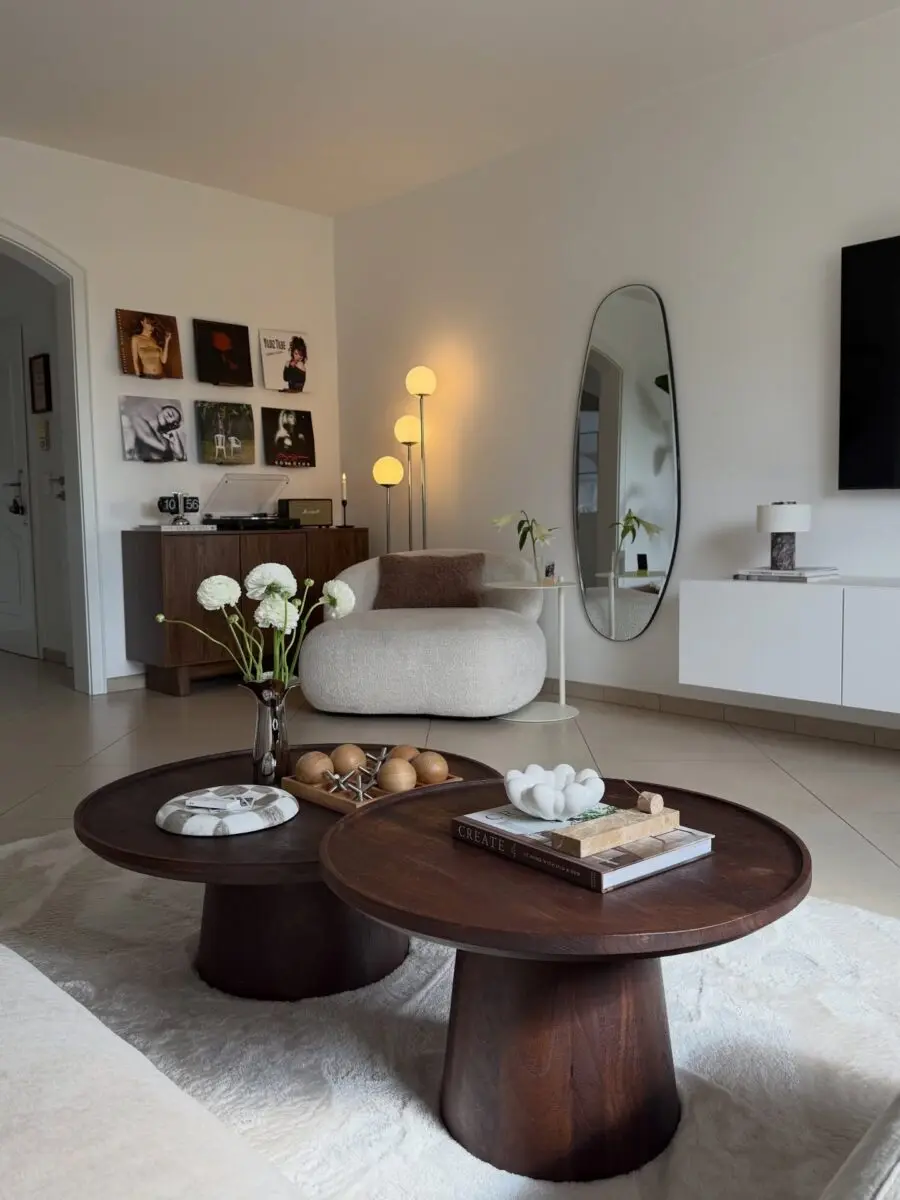 Chic coffee table decor for modern living rooms