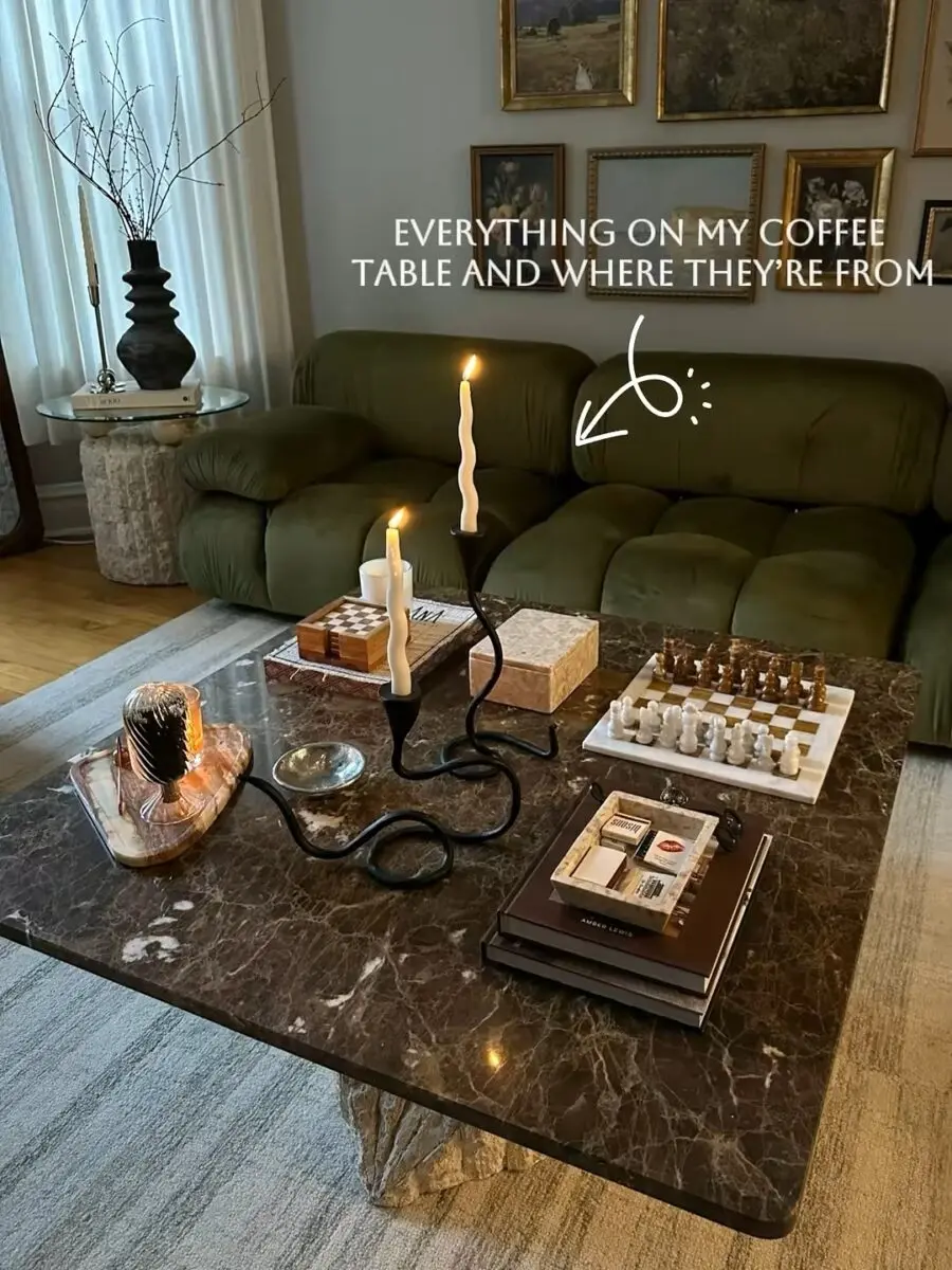Chic and Modern Coffee Table Arrangement