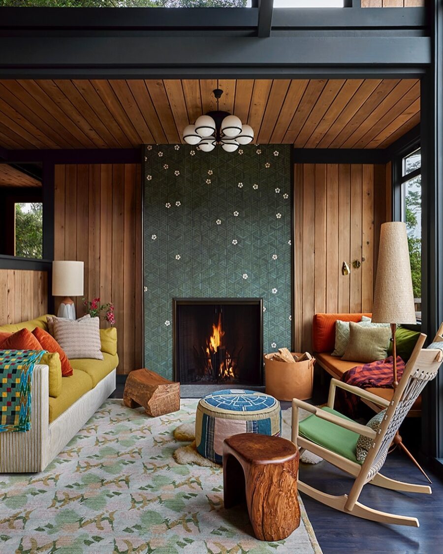 Charming Modern Fireplace with Cozy Touches