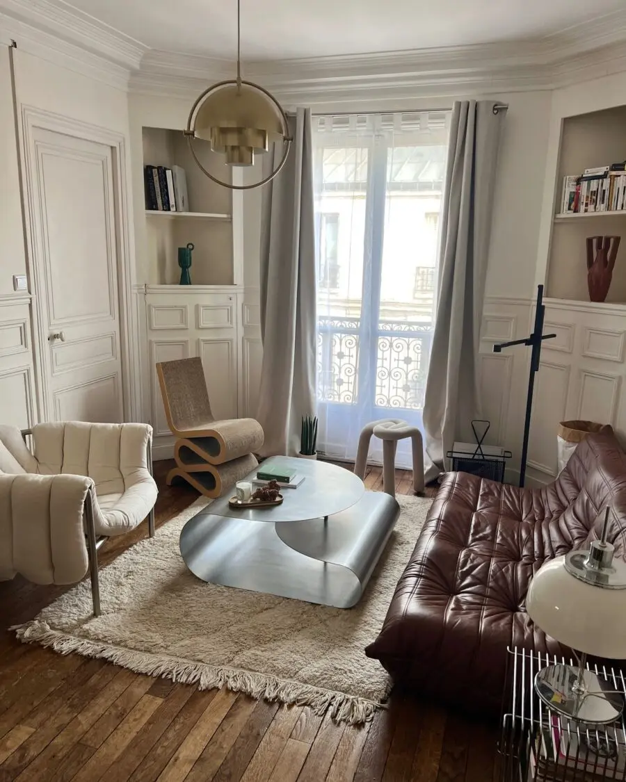 Chic coffee table decor for modern living spaces
