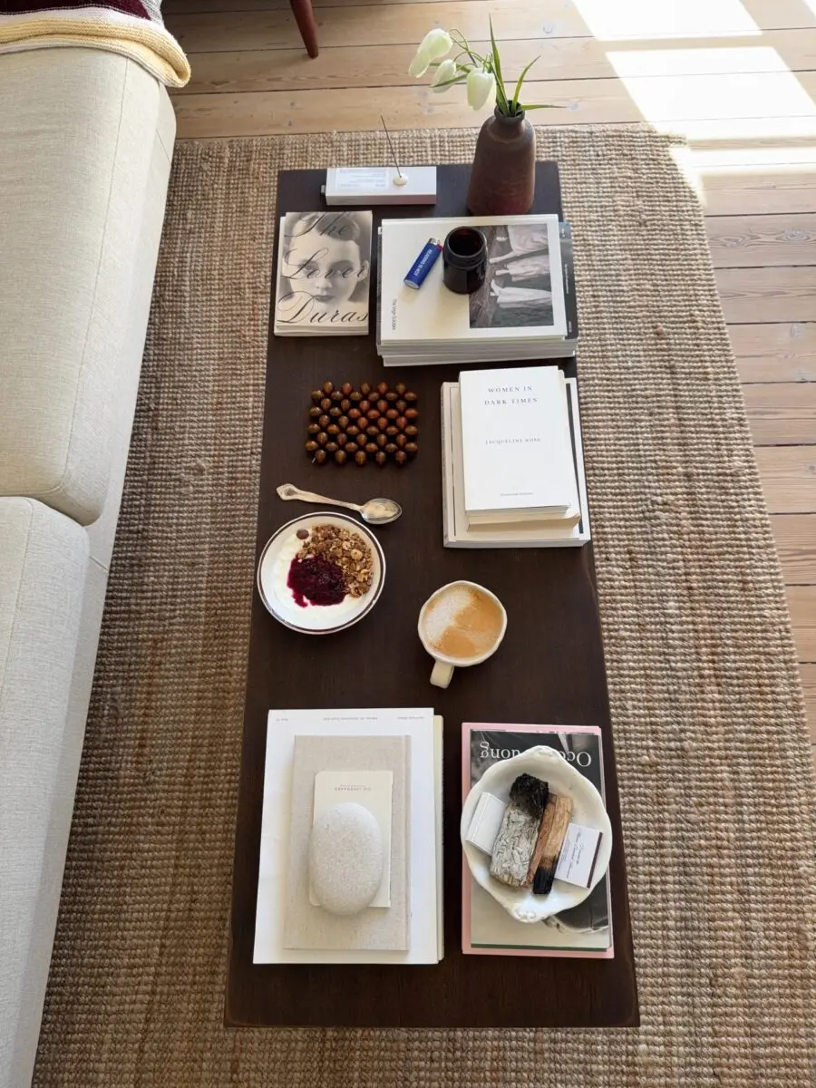 Stylish and minimal coffee table decor ideas