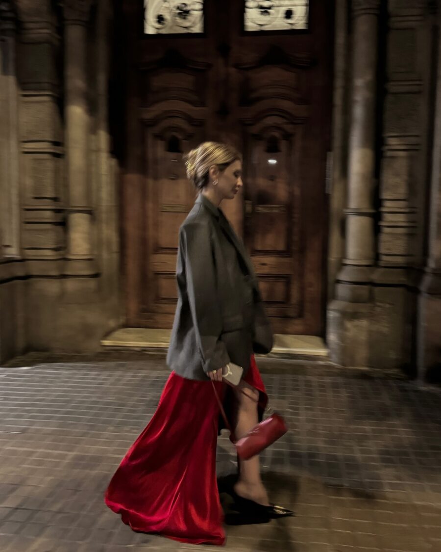 Chic red dress with oversized blazer style