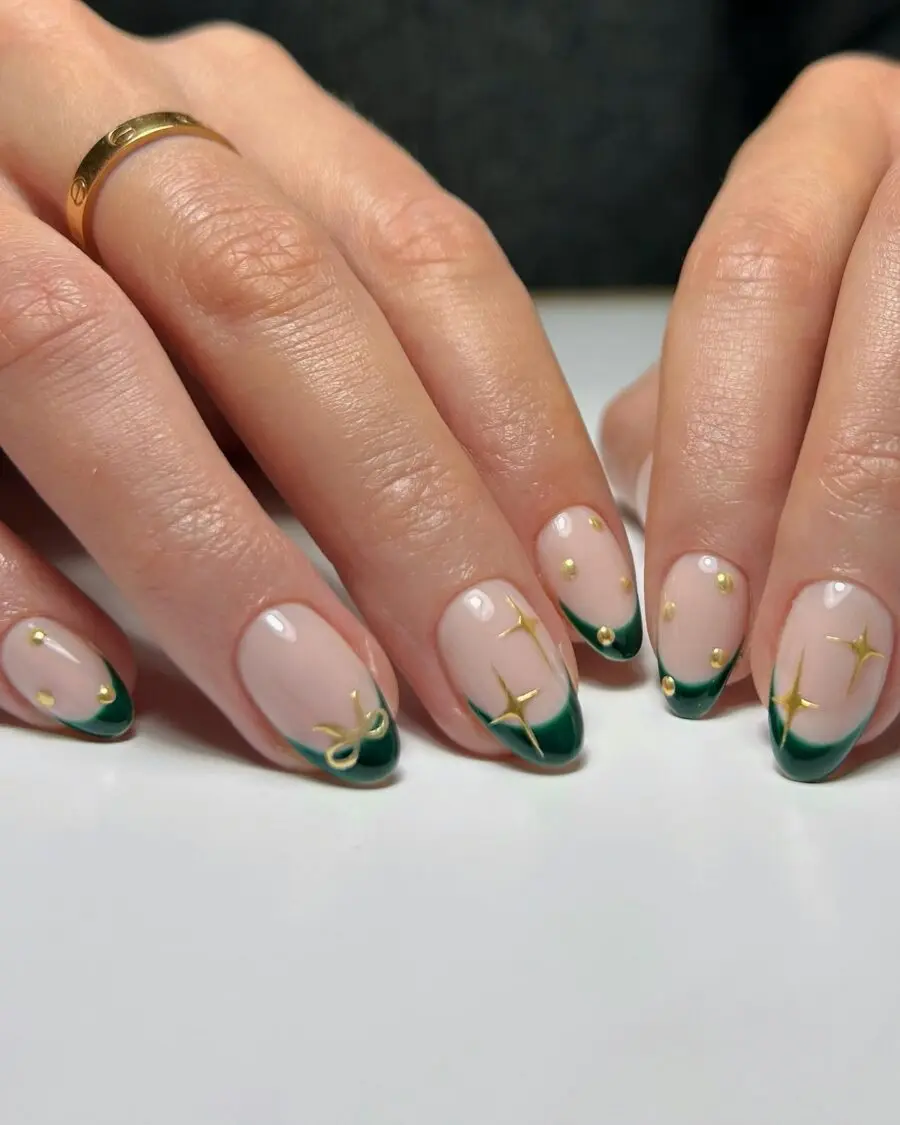 Elegant Green and Gold New Year's Nails