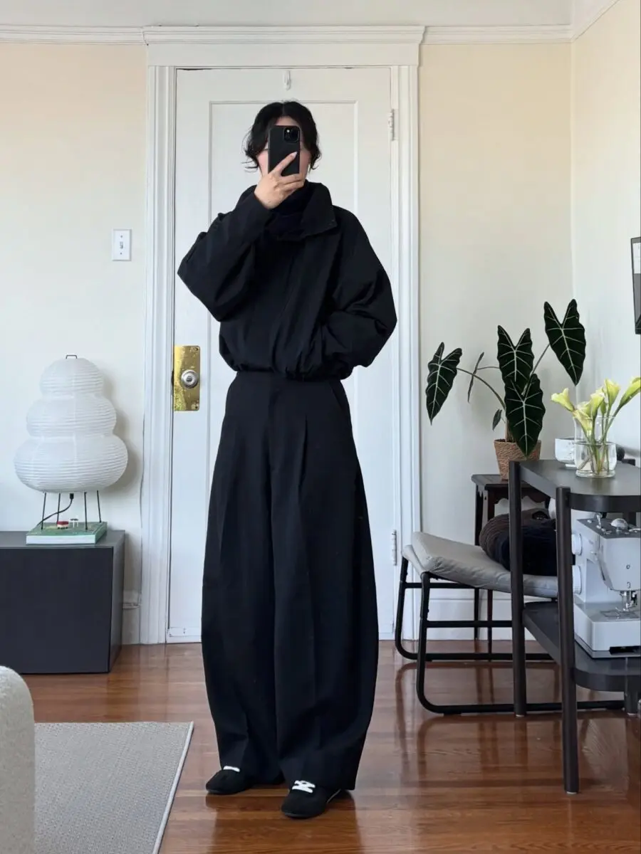 Chic and Comfortable Black Office Outfit