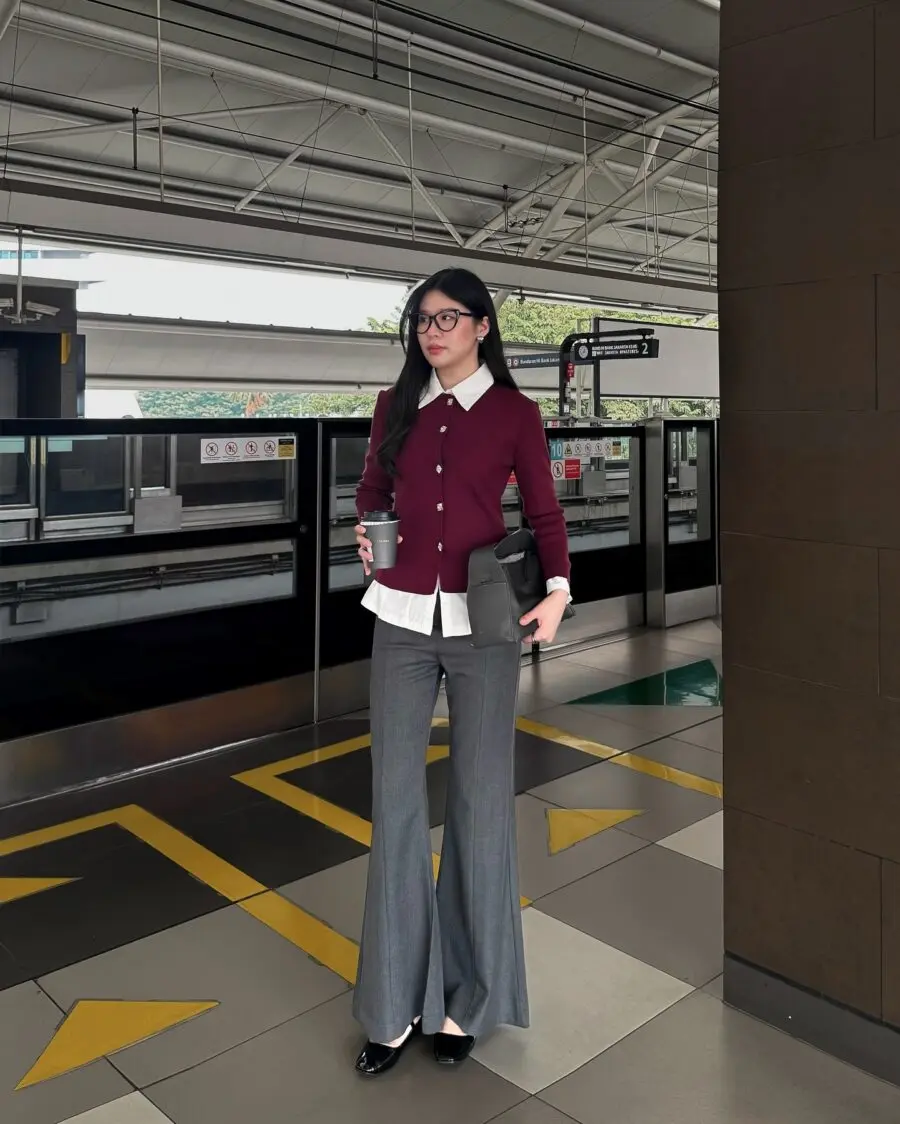 Sophisticated Office Look with Flared Trousers