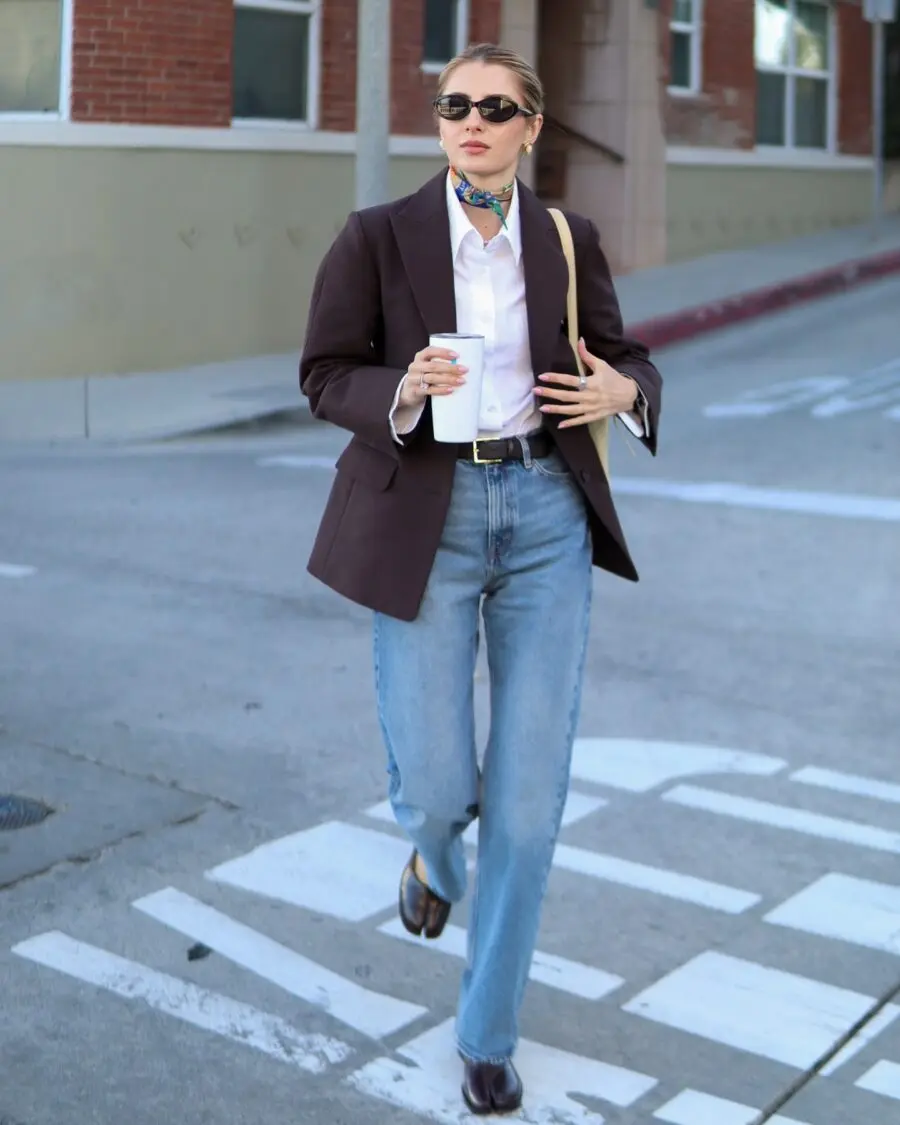 Chic and Casual Office Look for Women