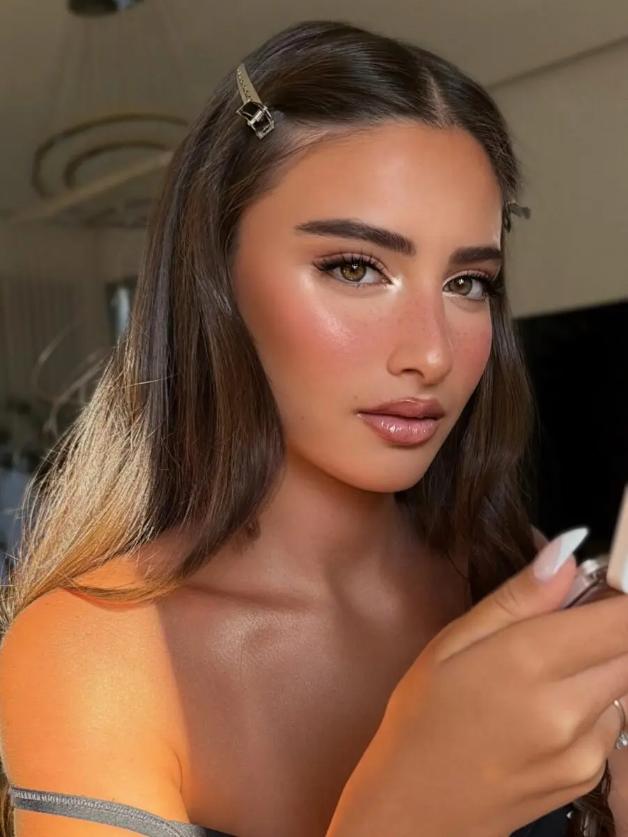 Elegant and glowing prom makeup look
