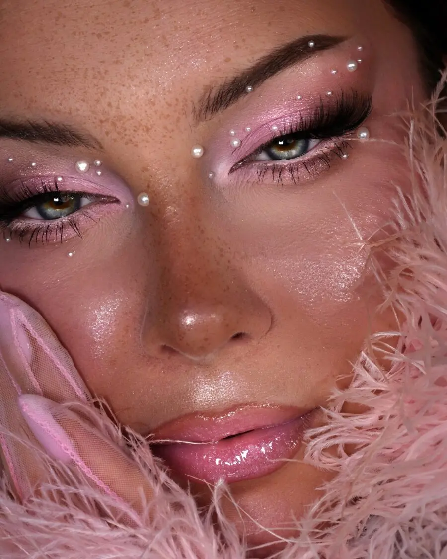Glamorous pink look for prom night.