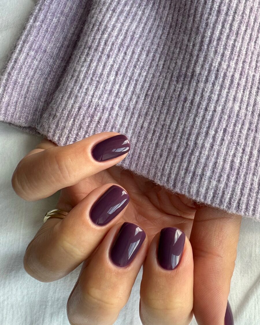 Chic dark purple nails for fall elegance