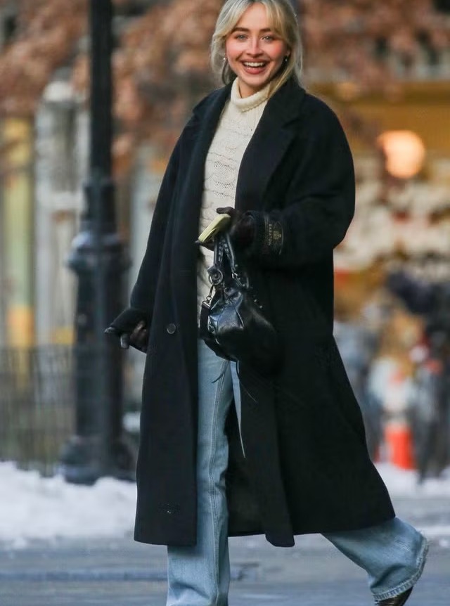 Chic Winter Outfit Featuring a Black Overcoat