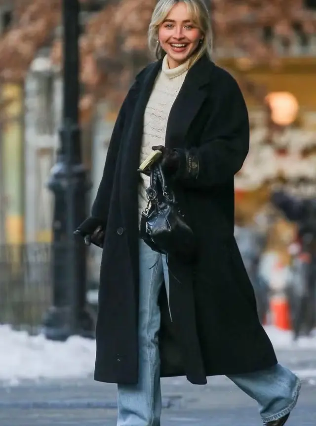 Chic Winter Outfit Featuring a Black Overcoat