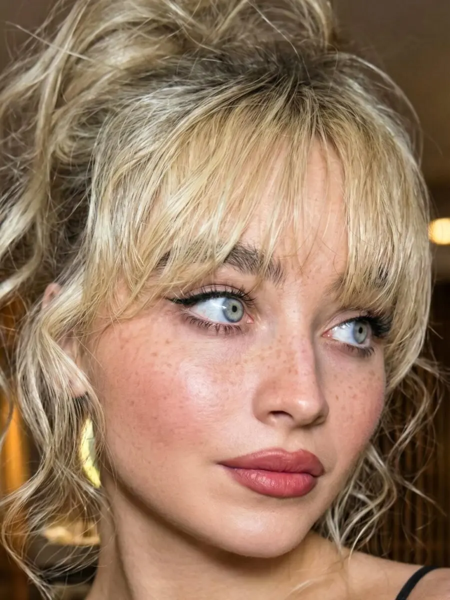 Effortless Sunkissed Glam with Subtle Freckles