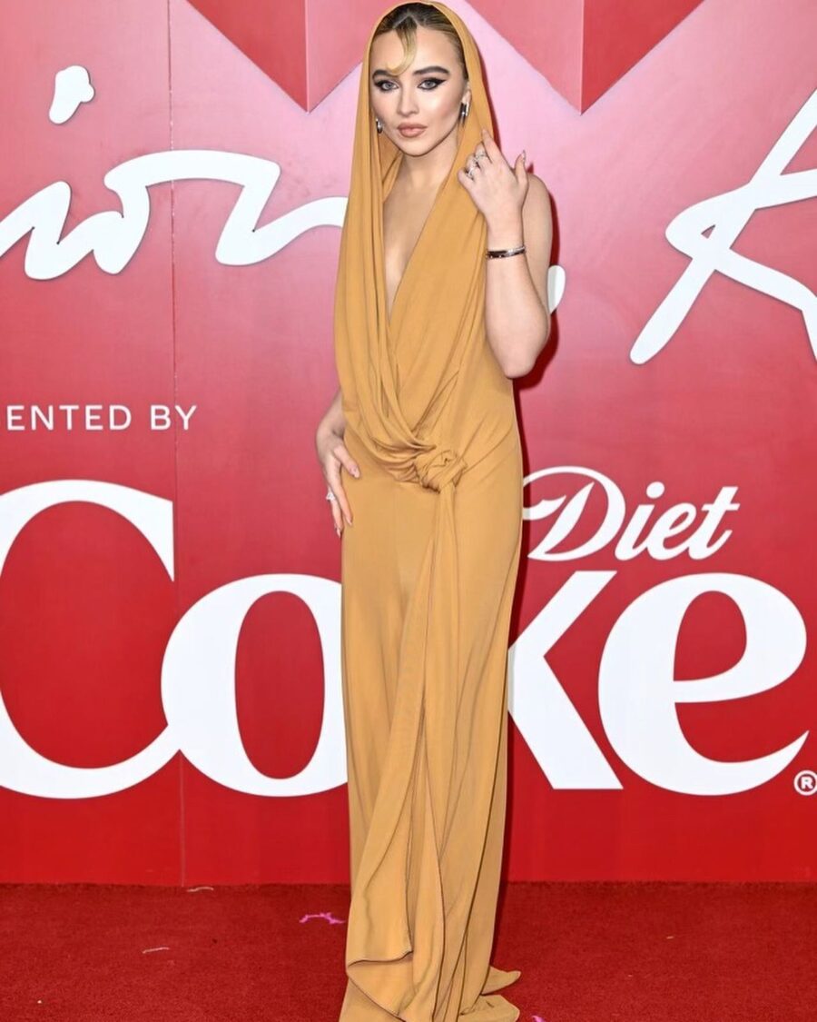 Sabrina Carpenter's Stunning Sophisticated Look