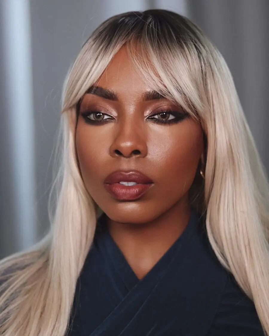Glamorous makeup with bold brown lips